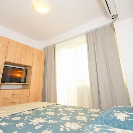 Old Town 2 New Daire Bükreş