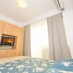 Old Town 2 New Apartman Bukarest