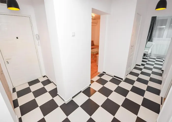 Old Town 2 New * Bukarest